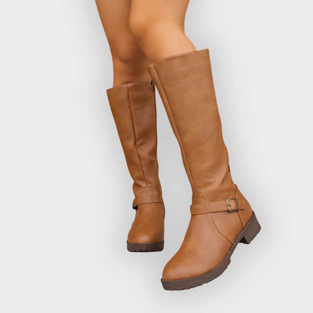 Cláudia | Botas Altas com Zíper Lateral e Tiras Decorativas