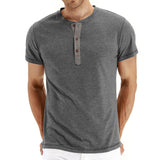 T-Shirt Henley – Malha Macia e Gola Ajustável