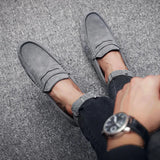 Mocassins - Forma Slip On com Detalhe em Cadarço e Ajuste Seguro