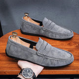 Mocassins - Forma Slip On com Detalhe em Cadarço e Ajuste Seguro