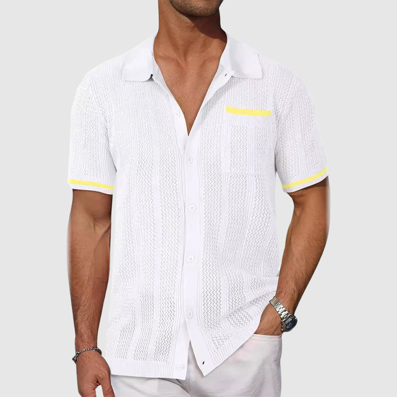 Camisa - Gola Camp e Detalhes Contrastantes com Ajuste Respirável