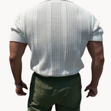 Camisa – Malha com Gola Aberta e Fluxo de Ar Respirável