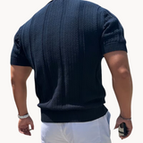Camisa – Malha com Gola Aberta e Fluxo de Ar Respirável