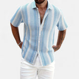 Camisa – Botão Frontal em Mistura Listrada Leve e Ajuste Respirável
