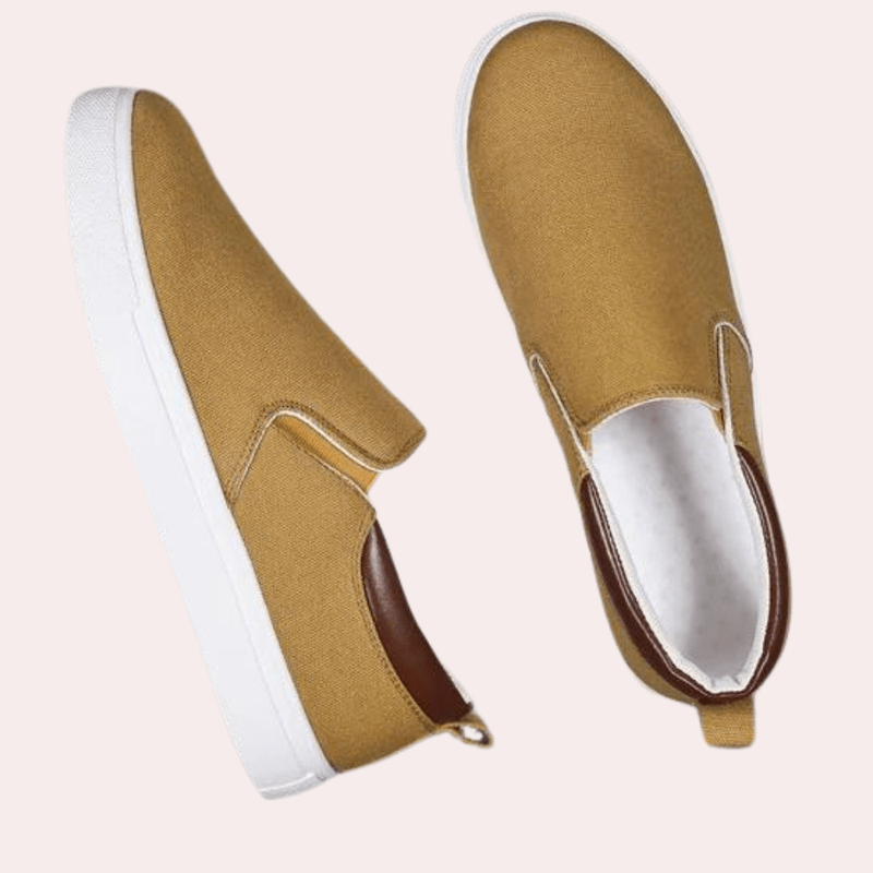 Sapatilhas Slip On - Parte Superior em Mistura de Lona e Sola Flexível