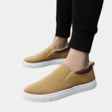 Sapatilhas Slip On - Parte Superior em Mistura de Lona e Sola Flexível